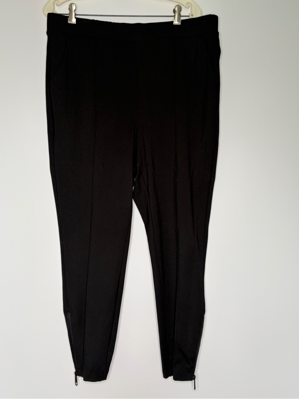 Universal Standard Moro Black Ponte Skinny Ankle Zip Pants, US 18-20, Brand M